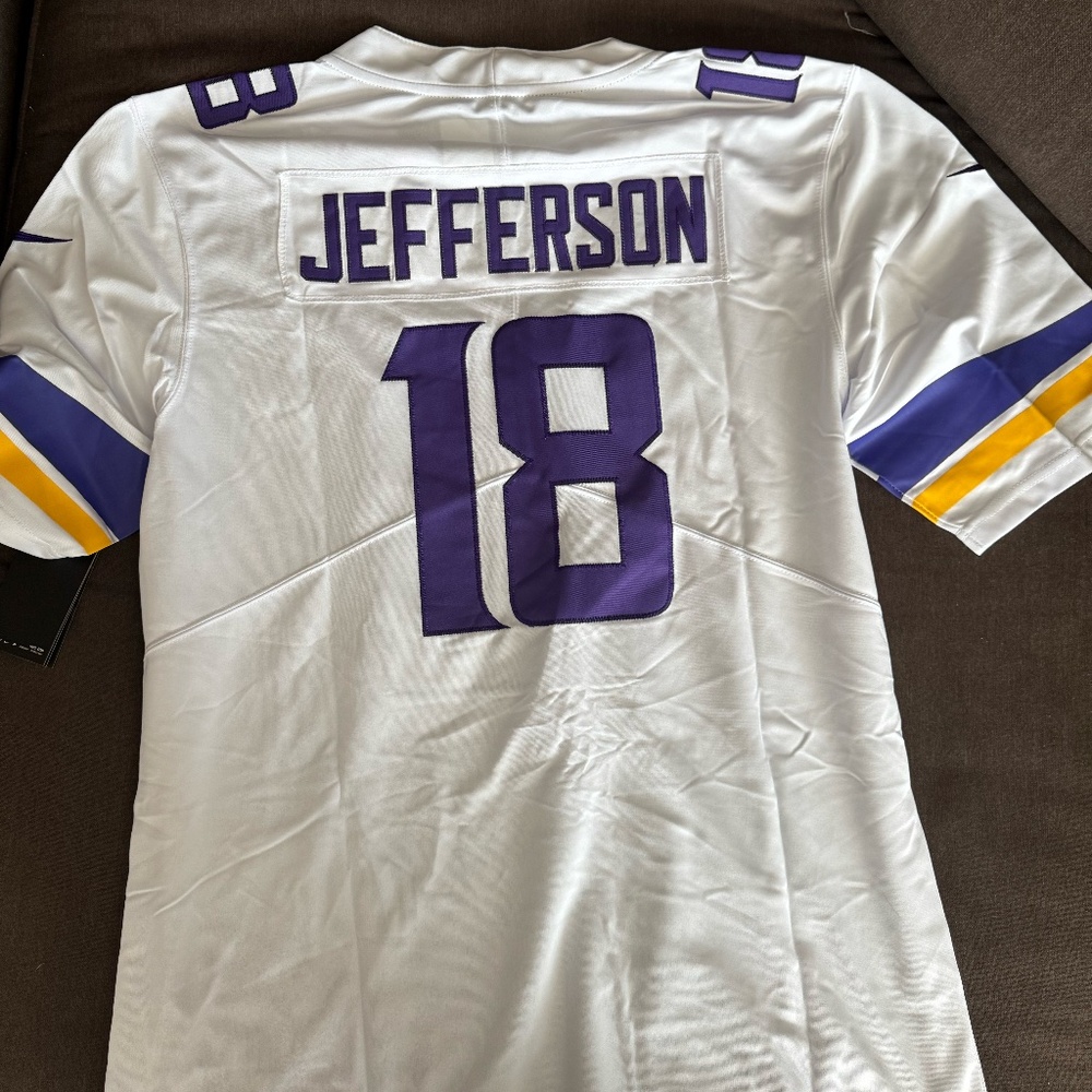 Justin Jefferson Minnesota Vikings White Jersey Mens Size Large and XL - Picture 1 of 2